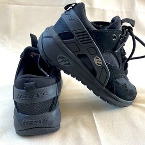 Kids Heelys size 1- like new